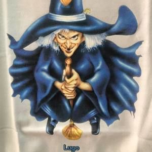 Meet your Posher, Lucy